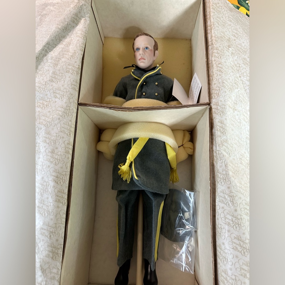 FRANKLIN MINT Heirloom Leslie Howard as Ashley Wilkes Gone With The Wind - Picture 7 of 7